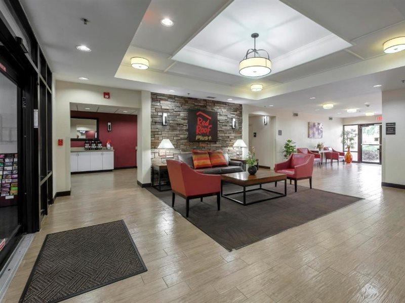 Red Roof Inn Plus + Гейнсвилл Экстерьер фото