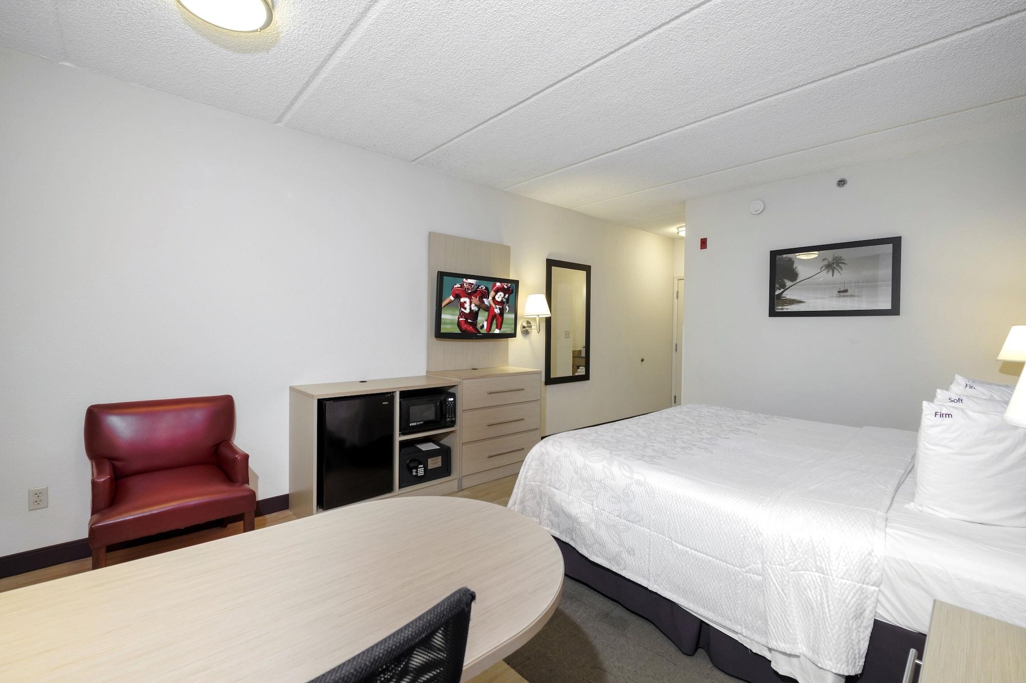 Red Roof Inn Plus + Гейнсвилл Экстерьер фото