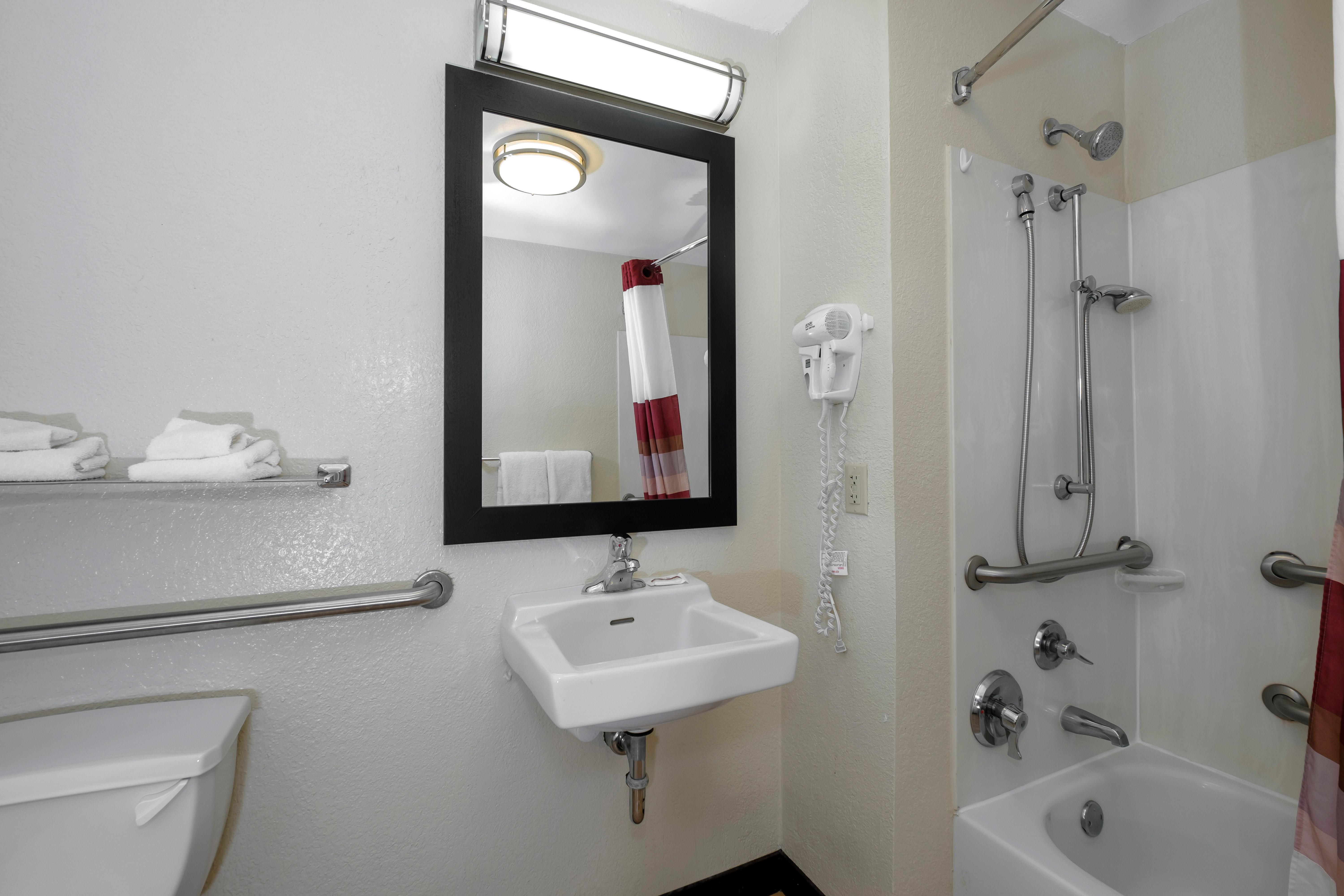Red Roof Inn Plus + Гейнсвилл Экстерьер фото