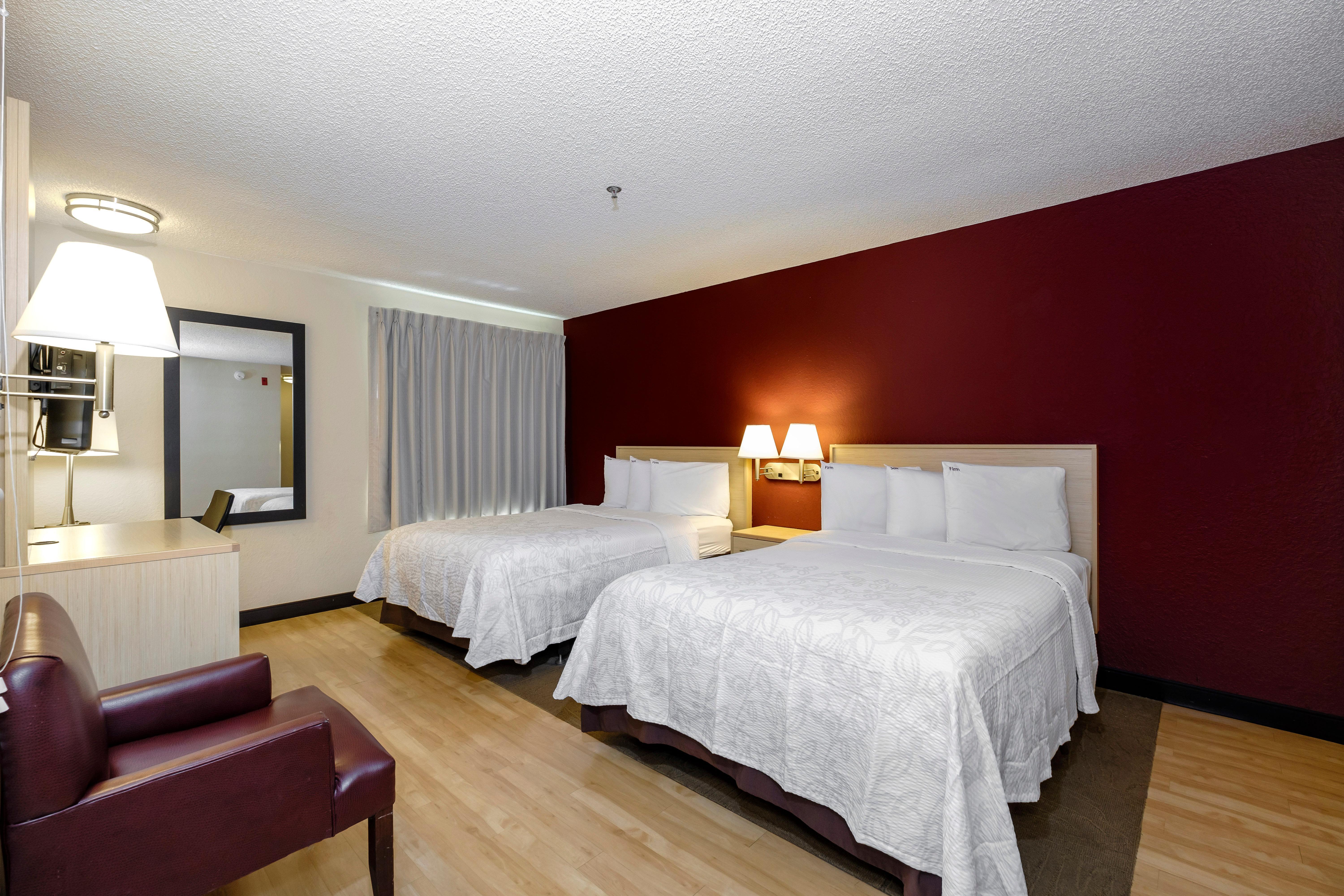 Red Roof Inn Plus + Гейнсвилл Экстерьер фото