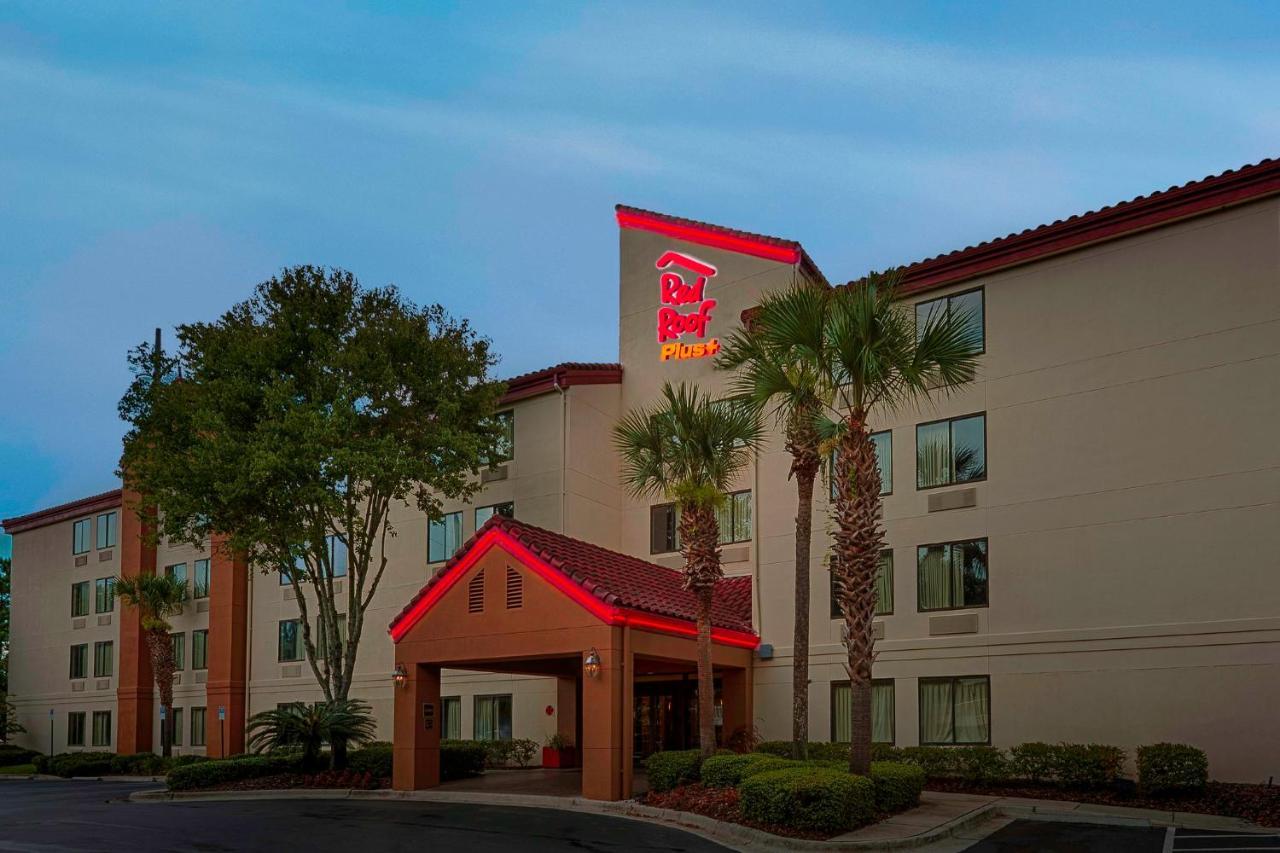 Red Roof Inn Plus + Гейнсвилл Экстерьер фото